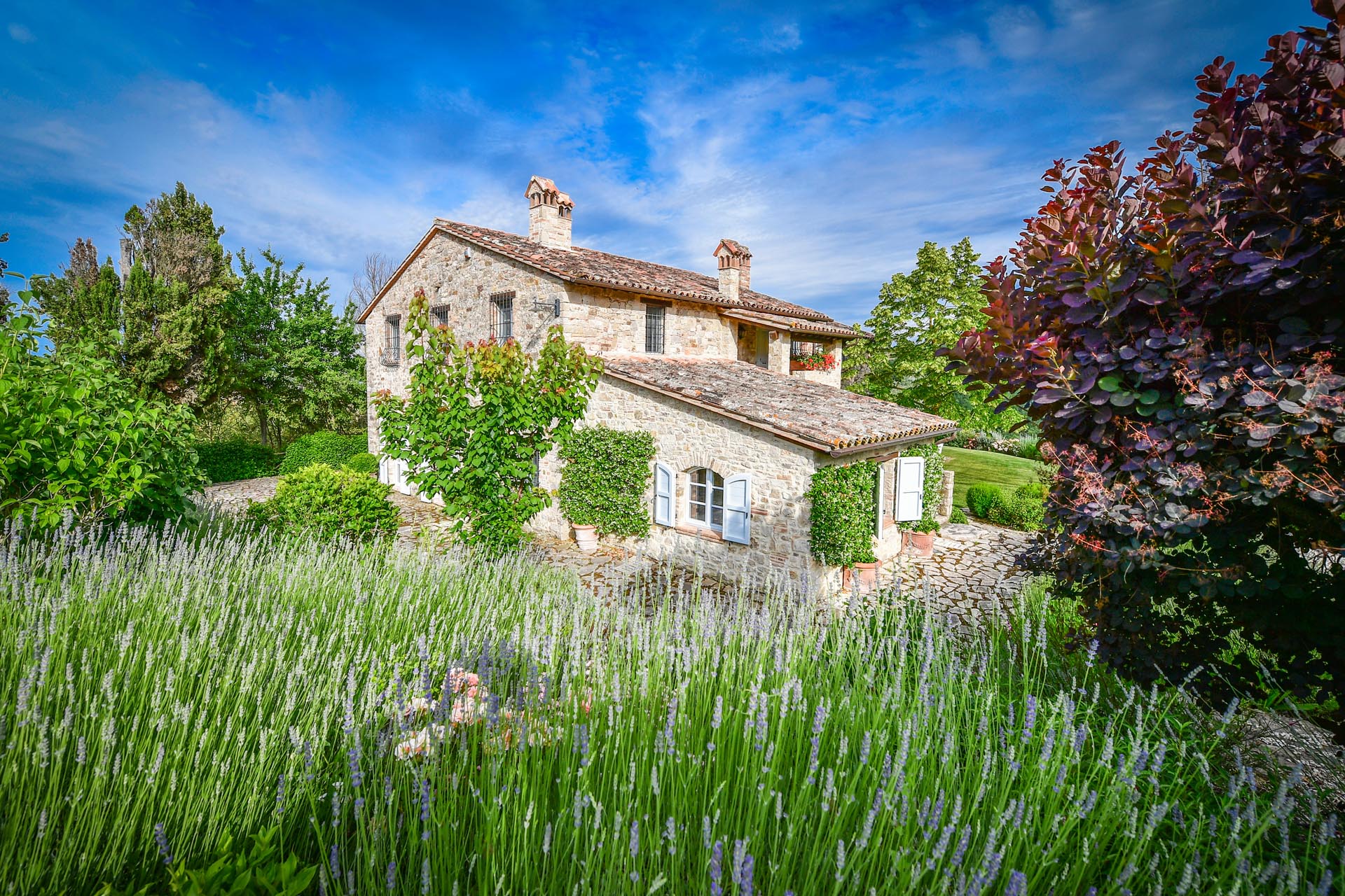 FARMHOUSE FOR SALE IN UMBRIA